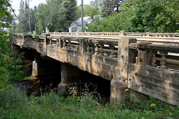 Concrete beam bridge at Ethelbert