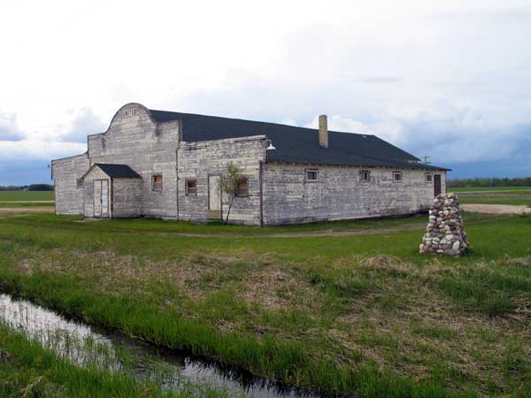 Farmers Community Hall and Monument