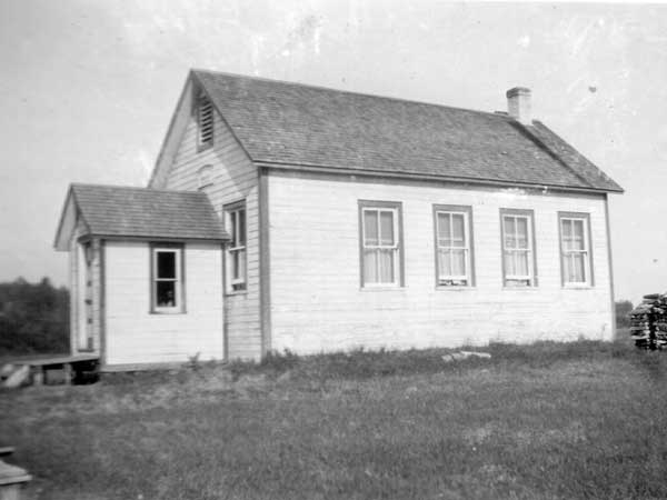 The first Floradale School building