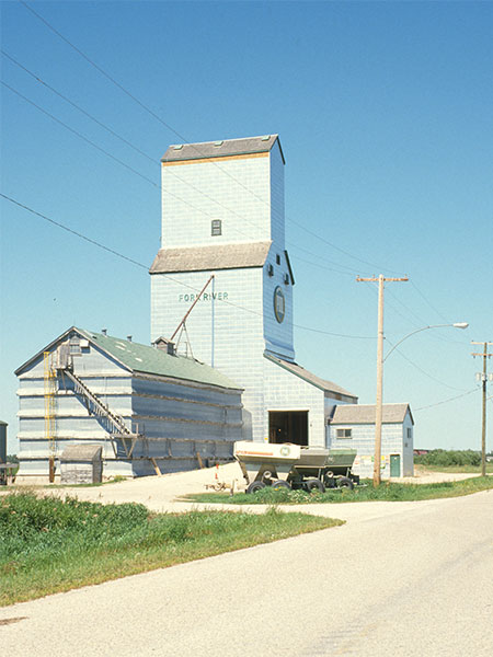 Manitoba Pool grain elevator at Fork River