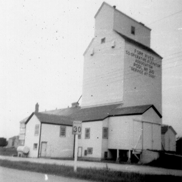 Manitoba Pool grain elevator at Fork River