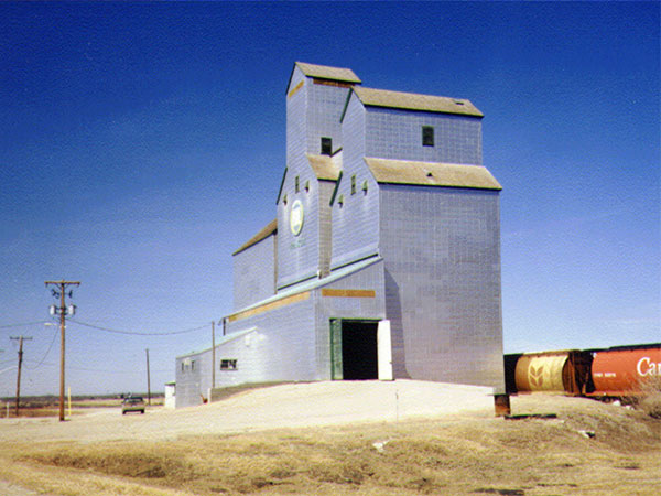 Manitoba Pool grain elevator at Franklin