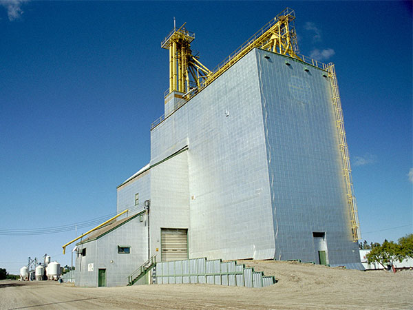 The former Manitoba Pool grain elevator at Glenboro