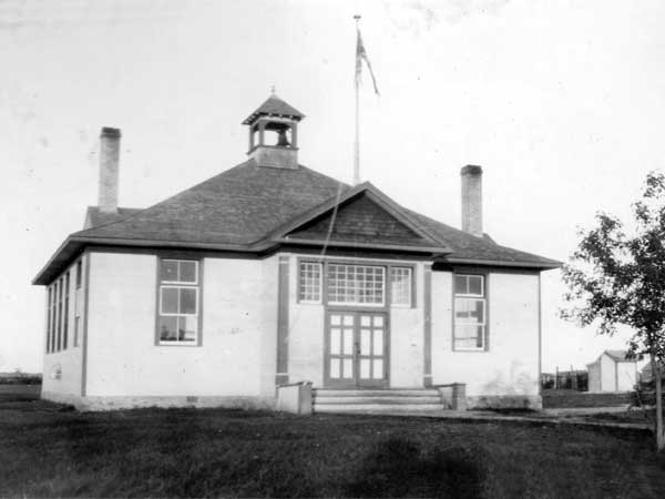 “Junior room” of Glenella Municipal School No. 1006, the second school at the site, built in 1915
