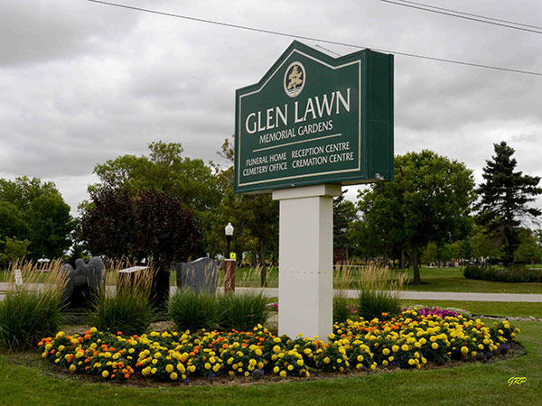 Entrance to Glen Lawn Memorial Gardens