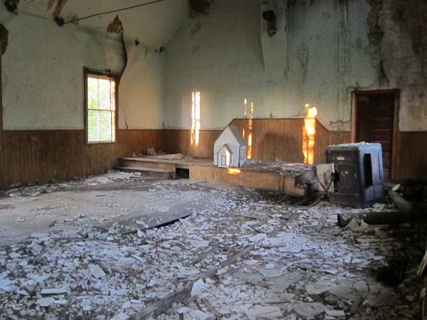 Interior of Golden Stream United Church with church model