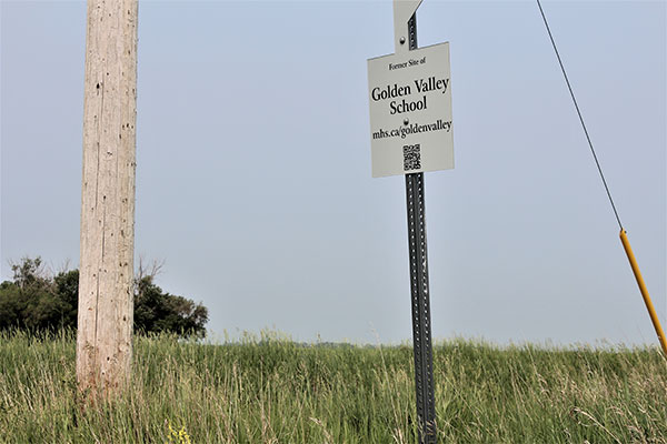 Golden Valley School commemorative sign