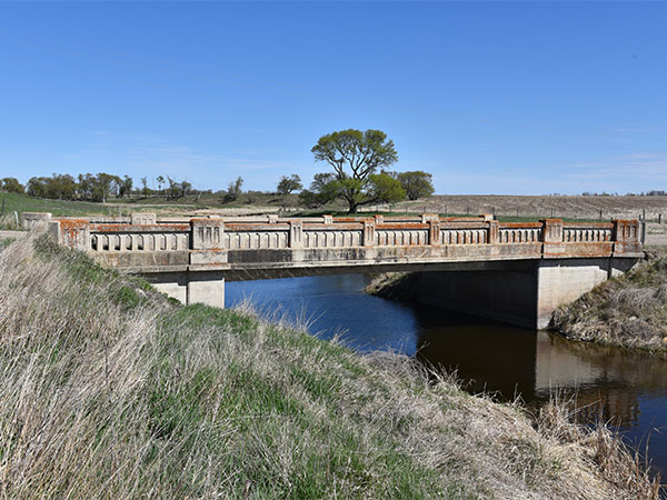 Concrete beam bridge no. 1351 over Graham Creek
