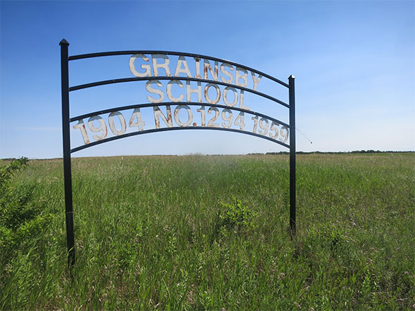Grainsby School commemorative sign