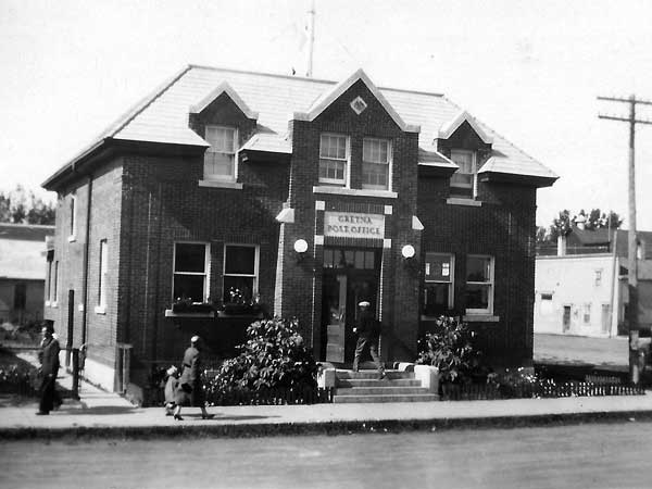 Dominion Post Office at Gretna on opening day