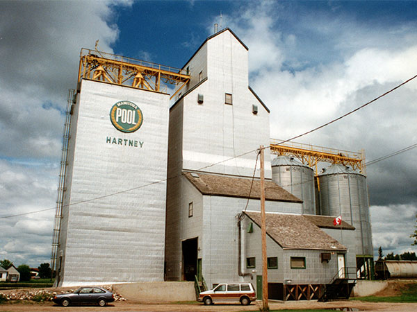 Manitoba Pool grain elevator at Hartney