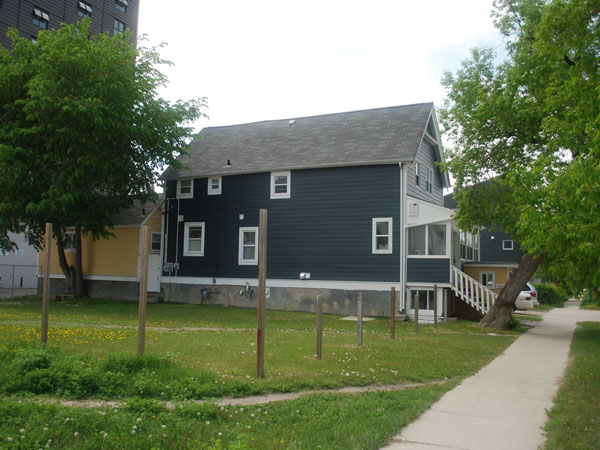 Hazley House / Adams Block
