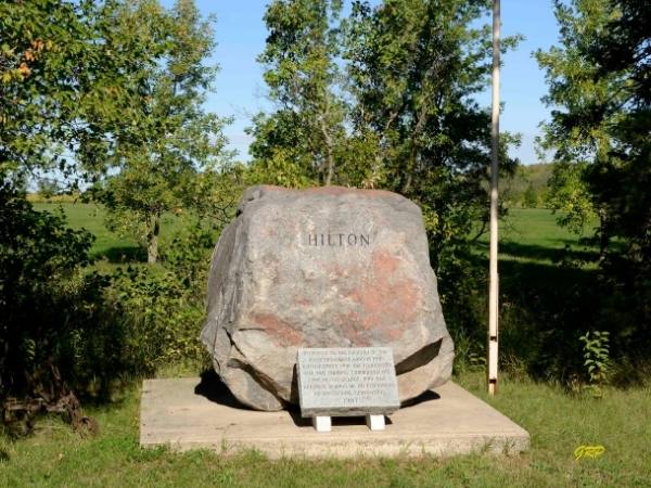 Hilton pioneers commemorative monument