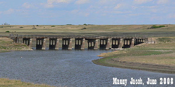 Concrete beam bridge over Souris River