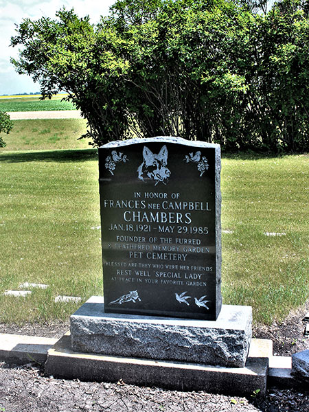 Commemorative monument in the Ile des Chènes Furred and Feathered Pet Cemetery