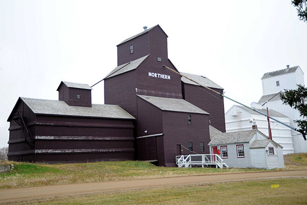 The former National grain elevator at Inglis