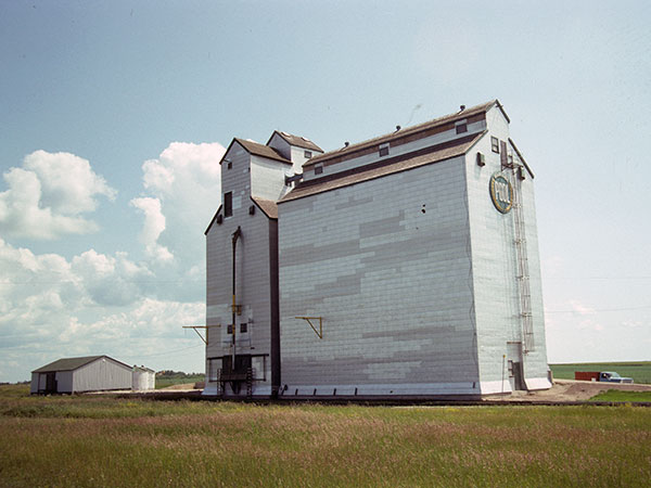 The Manitoba Pool grain elevator at Justice