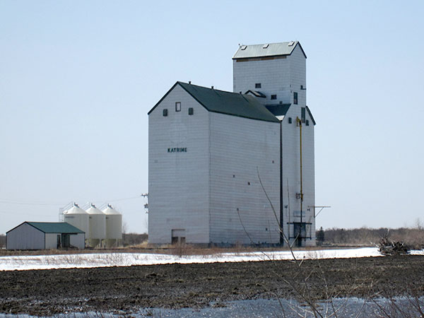 The former Manitoba Pool grain elevator at Katrime