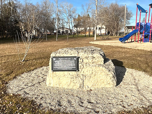 Kelpin family commemorative monument