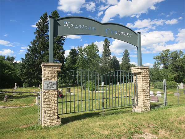 Entrance to the Kelwood Cemetery