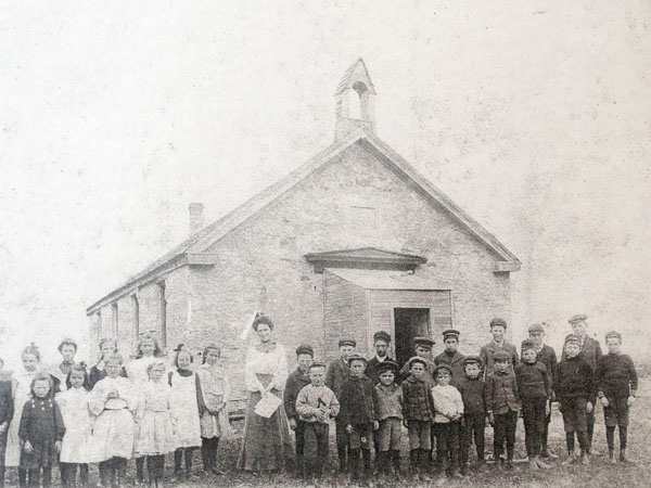 The Kildonan School with group in front
