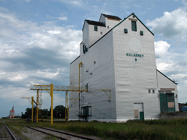 Manitoba Pool grain elevator B at Killarney