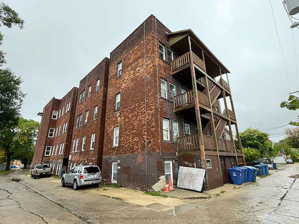 Rear view of Kitchener Court