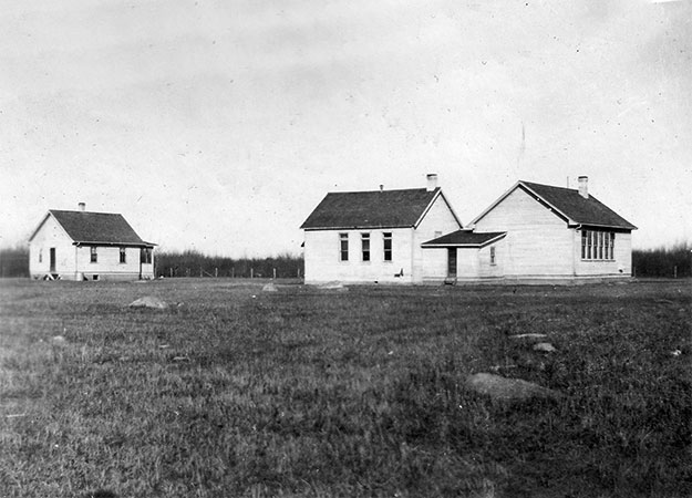 Kupczanko School with teacherage at left