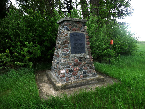 Londesboro School commemorative monument