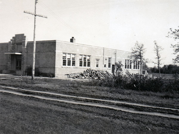 The second Lundar School, opened in 1949