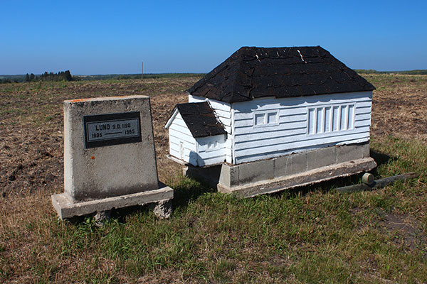 Lund School commemorative monument