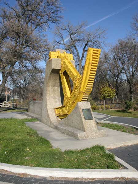 Lynch Park Monument and Plaque