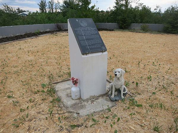 Mallett memorial monument