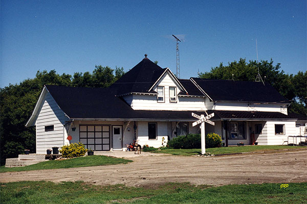 Former Canadian National Railway station from Mariapolis
