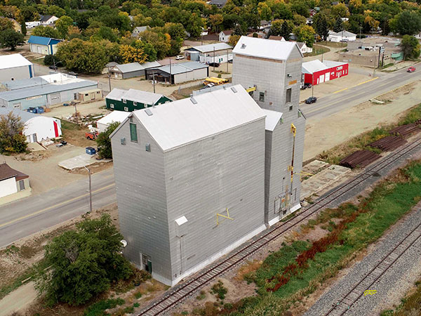 Aerial view of the former Manitoba Pool grain elevator at Melita