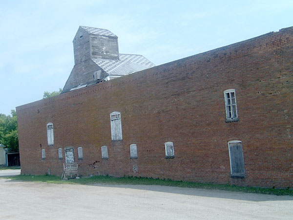 Melita Feed and Seed Building