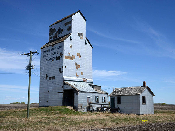 Former Manitoba Pool grain elevator at Mentmore