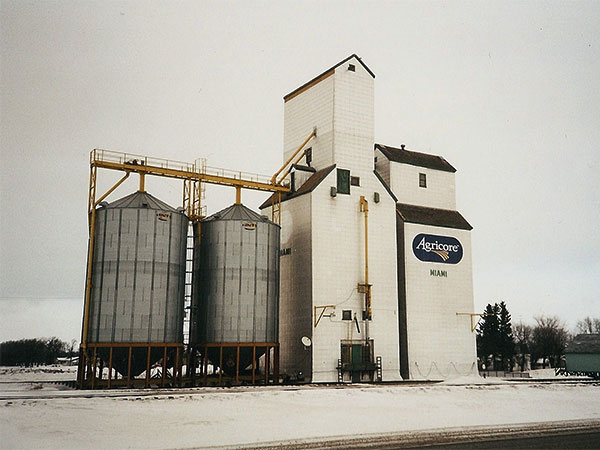 The Manitoba Pool grain elevator at Miami