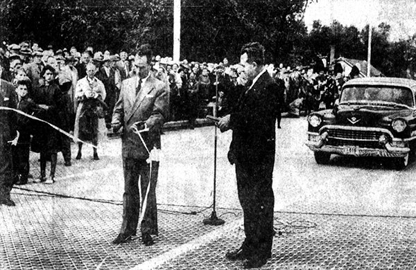 Midtown Bridge official opening by Premier Douglas Campbell (left) and Mayor George Sharpe (right) with Sharpe's car in the background