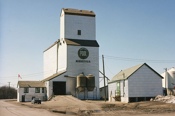 Manitoba Pool grain elevator at Minnedosa