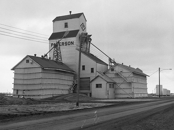 Paterson grain elevator at Minto