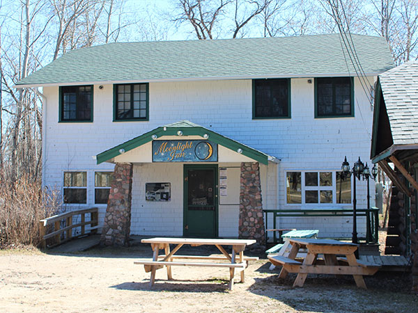 Moonlight Inn