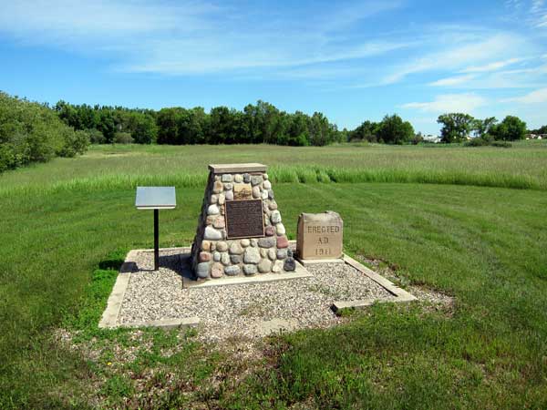 Moore Park School commemorative monument