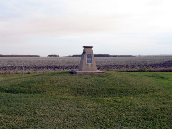Morton pioneers commemorative monument