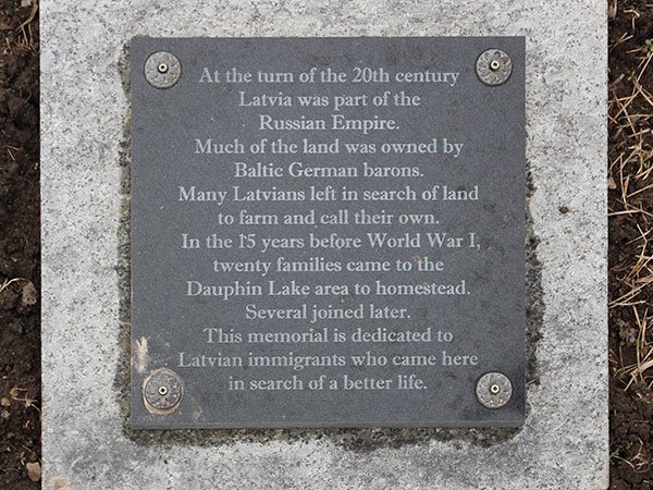 Commemorative plaque for Latvian settlers