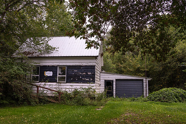 The former Mountain School building