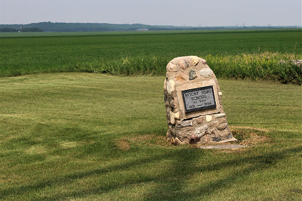 Mount Nebo School commemorative monument