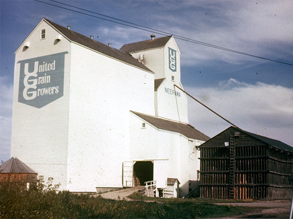 United Grain Growers grain elevator at Neepawa