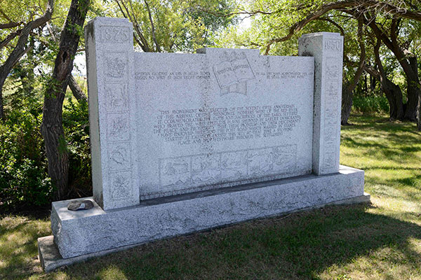 Neuanlage Village Mennonite Monument