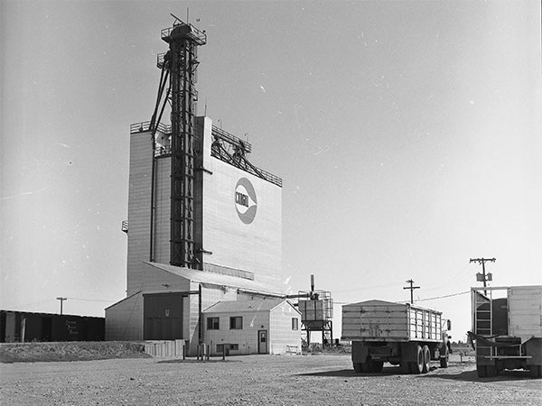 Cargill grain elevator at Newdale